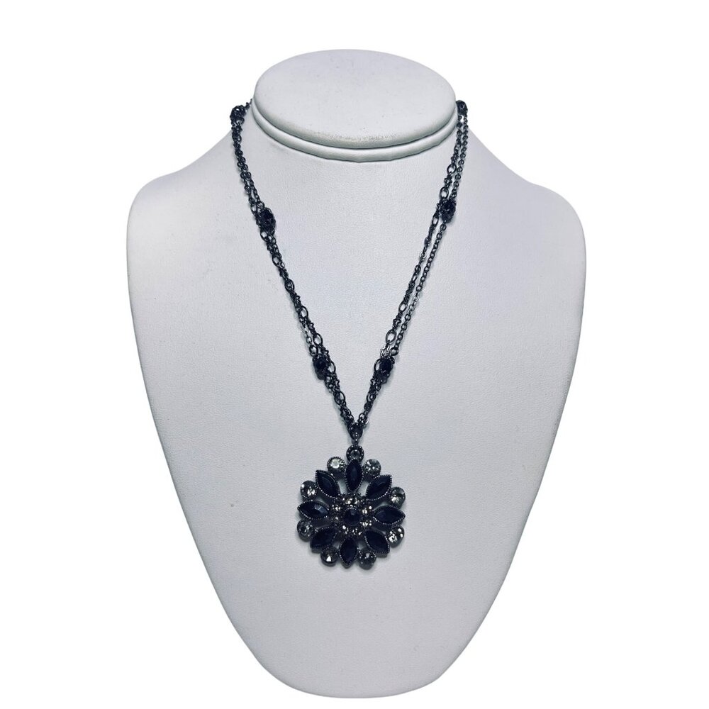 Avon Gun Metal Gray Necklace With Floral Rhinestone Pendant signed NR (6168)
